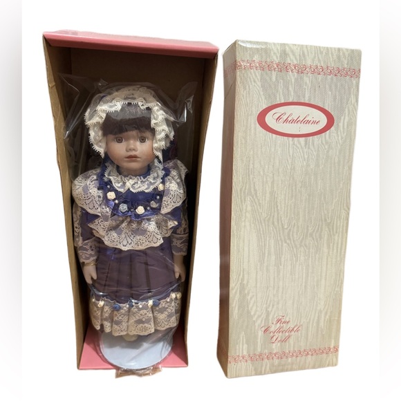 Chatelaine Sylvie TD-1750 Fine Collectible Porcelain Doll in Box W. Macy’s Tag - Picture 2 of 9